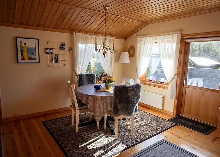 Iverhjelen Near Atlantic Road ロッジ *